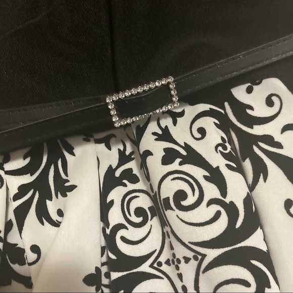 Size 5 black and white patterned dress with belt (great for grade 8 graduations) - Picture 8 of 10